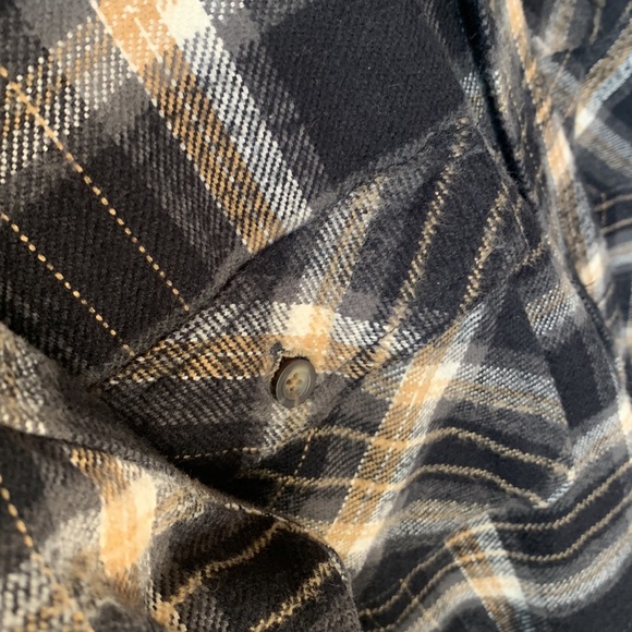 St. John’s Bay long sleeve flannel - Picture 4 of 4